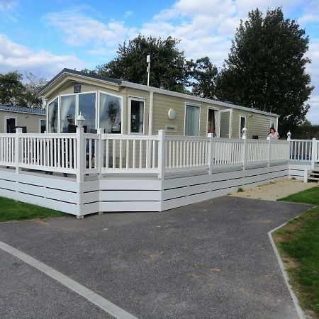 Caravan For Rent At Tattershall Holiday Park Екстериор снимка
