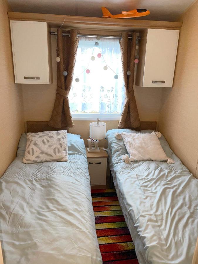 Caravan For Rent At Tattershall Holiday Park Екстериор снимка