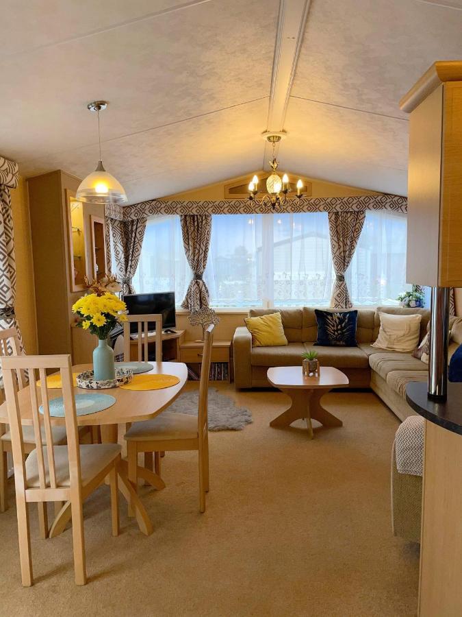 Caravan For Rent At Tattershall Holiday Park Екстериор снимка