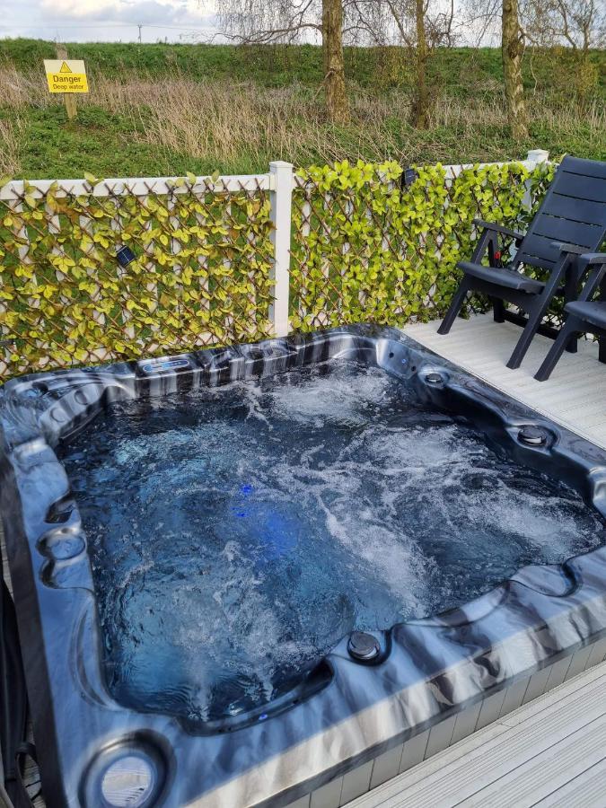 Caravan For Rent At Tattershall Holiday Park Екстериор снимка
