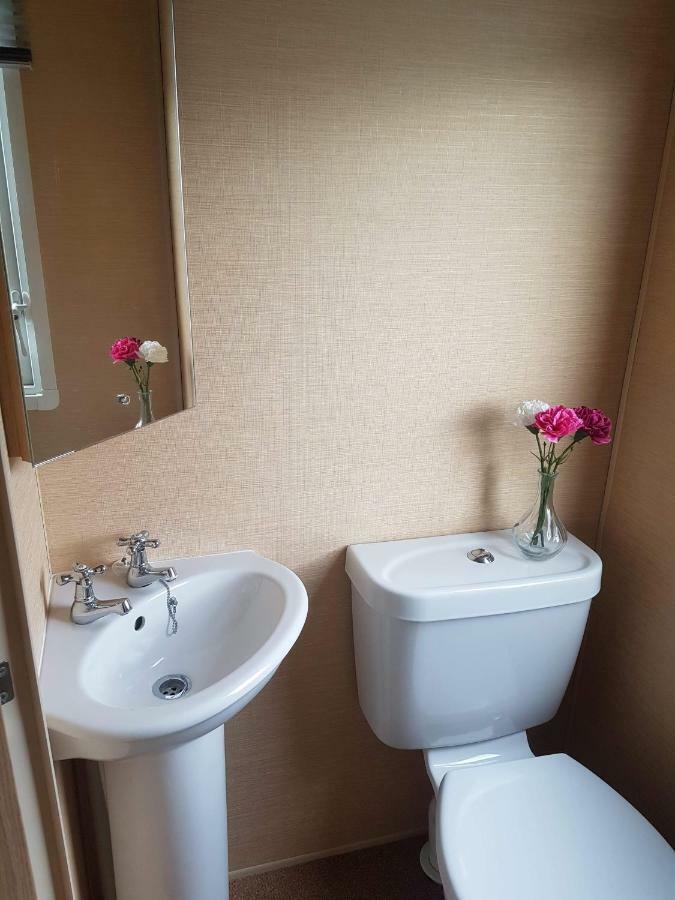Caravan For Rent At Tattershall Holiday Park Екстериор снимка