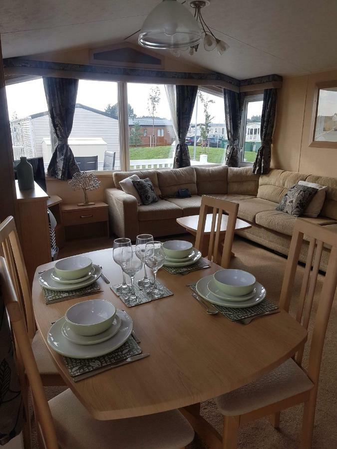 Caravan For Rent At Tattershall Holiday Park Екстериор снимка