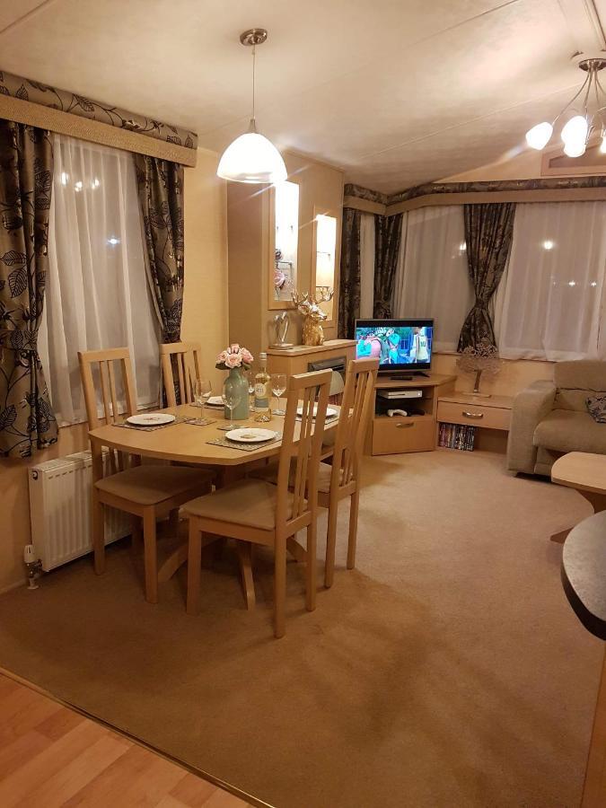 Caravan For Rent At Tattershall Holiday Park Екстериор снимка